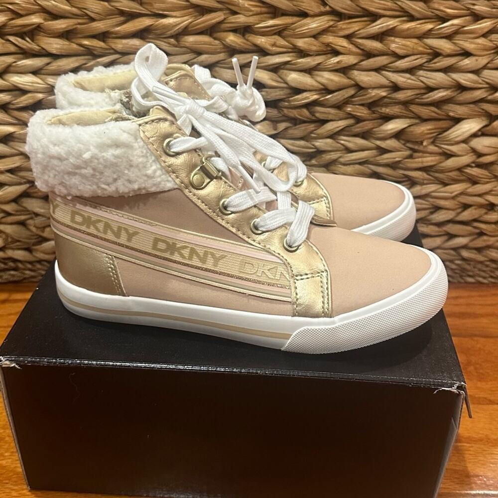 DKNY Hannah Elastic Sneakers sz 1 Fall Winter Sneakers Girls Shoes